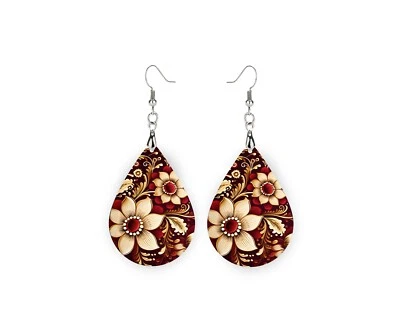 Pendientes, Borgoña y Crema Pétalos Madera Cuelga Lágrima Estampado Pendientes Joyería Foto 1 de 4