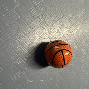 Basketball keychain - Picture 1 of 2