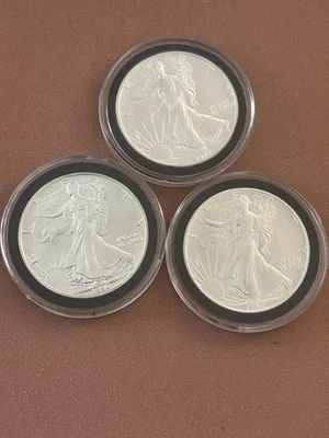 Lot 3 American Silver Eagles 1990 -91 92 - Image 1 of 4
