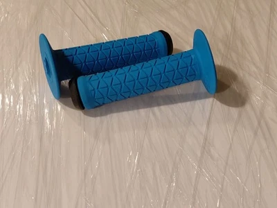 Empuñaduras A.ME BMX con tapas Haro Foto 1 de 4