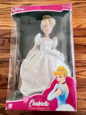 EUC 2003 Disney Princess Cinderella Porcelain Keepsake Doll Classic Collection - Image 1 of 2