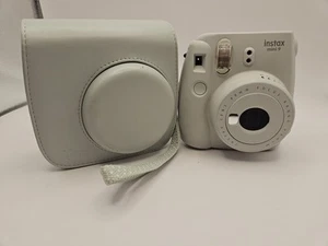 Fujifilm - Instax Mini 9 Instant Film Camera Ice White Case Missing Batt Cover - Picture 1 of 9