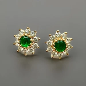 Lab-Created Emerald 1.2 CT Stud Earrings Round Cut, 14 CT Yellow Gold BEAUTIFUL - Picture 1 of 4