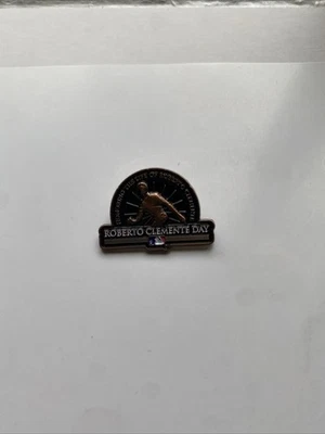 ROBERTO CLEMENTE DAY Pittsburgh Pirates Atlanta Braves SGA MLB Baseball Pin 2016 - Image 1 of 3