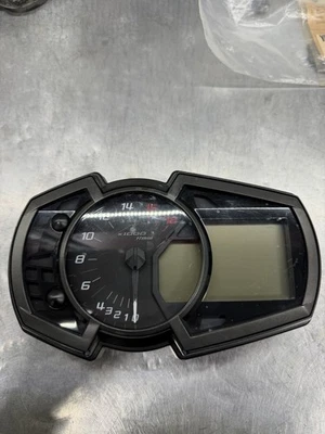 Kawasaki Ninja ZX6R 2022 19-23 636 calibre racimo velocímetro odómetro 22 k Foto 1 de 3