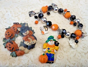 HALLOWEEN AUTUMN JEWELRY 2 BROOCHES AND A BRACELET-RESINS AND METAL - Picture 1 of 5