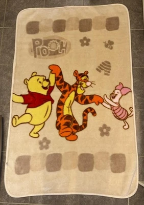 Плюшевое желтовато-коричневое одеяло Disney Winnie the Pooh Piglet Tigger 58x37 дюймов - Изображение 1 из 2