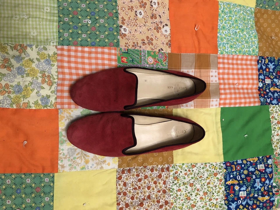 Zapatillas para fumar cole haan de terciopelo rojo para mujer Foto 1 de 4