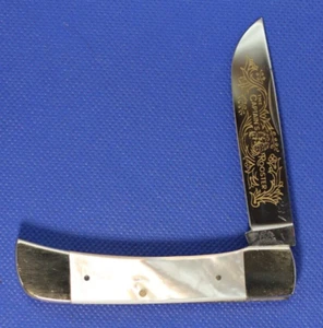 Vintage Frank Buster, Fighting Rooster, Mother of Pearl, lockback, NOS - Picture 1 of 2