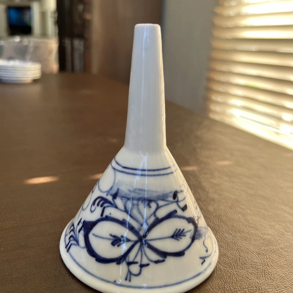 Meissen Funnel Blue Onion Approx 5” Unmarked Nice - Image 1 of 4