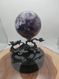 3,15 Pfund natürliche Traum Amethyst Quarz Kristall Kugel mit Drachenständer - Bild 1 von 16