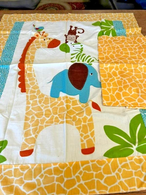 Животные джунглей на белой фланелевой панели для кроватки + подкладка из кожи жирафа больше не издающаяся - Изображение 1 из 2