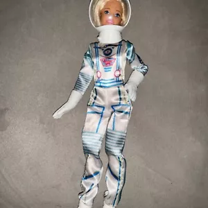 Barbie Space Astronaut Doll 2015 - Foto 1 di 8
