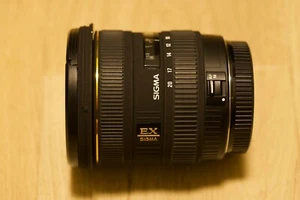 Sigma 10-20 mm f4-5.6 für Canon EF-Mount inkl. UV Filter und Canon LP1219 - Bild 1 von 15
