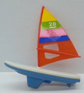 Juguete de plástico Wind Surfer vintage "Hong Kong" 4,5" de largo - Imagen 1 de 2