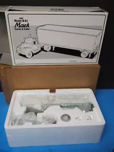 " SpatenBrau Beer ( Munchen) " First Gear 1960 Mack B-61 T/T (MIB) #19-1682 - Picture 1 of 4