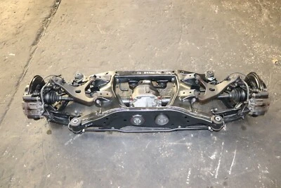 Subaru BRZ FR-S 2013-2016 frenos traseros, pinzas, eje A/T diferencial subchasis Foto 1 de 4