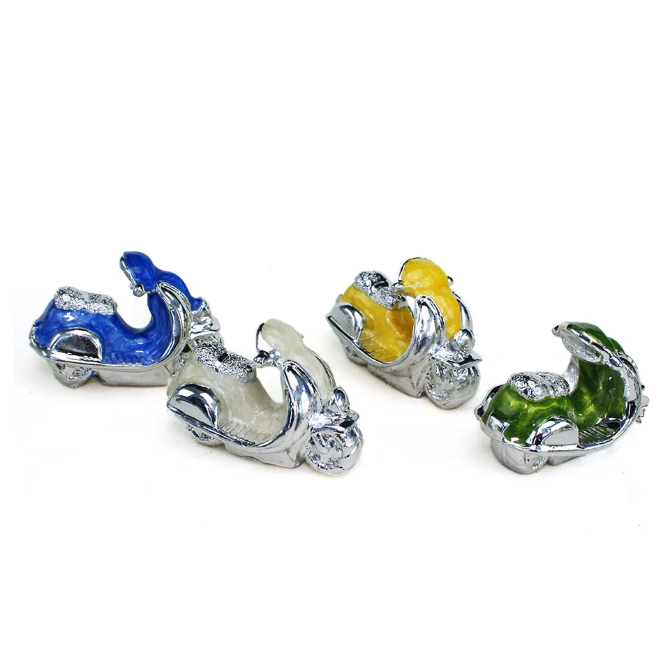 34679 Bomboniere Moto Vespa Vespetta Argento Confettata Nascita - Immagine 1 di 1