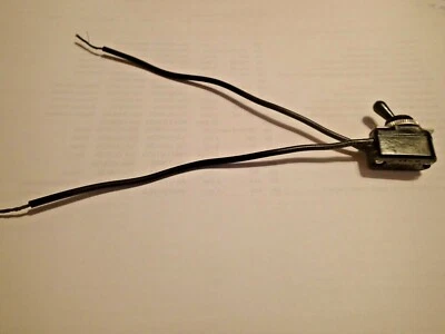 INTERRUPTOR DE PALANCA ENCENDIDO-APAGADO SPST 3A 125VAC 250VAC GC ELECTRONICS 35-854 Foto 1 de 2