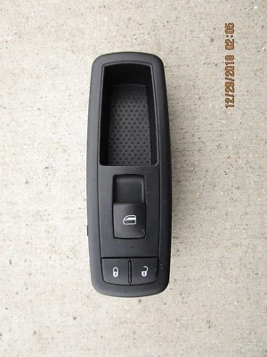 INTERRUPTOR DE VENTANA ELÉCTRICA LADO DERECHO PASAJERO DELANTERO FURGONETA 12-15 RAM C/V 68110864AA Foto 1 de 3