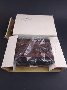 Reloj de cabecera de por vida LCD acabado madera alarma portátil solo batería de viaje  - Imagen 1 de 10