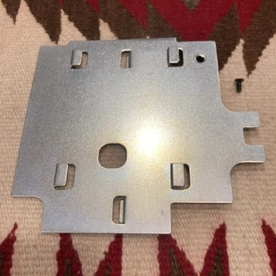 Металлическая монтажная пластина с винтом для установки модели 1 Genesis Sega CD Genesis модель 2 - Изображение 1 из 2