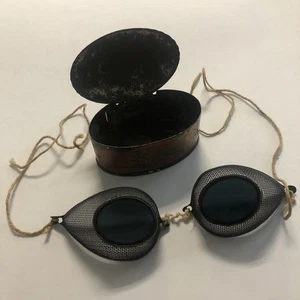 Antique Artillery or Railroad Cinder Goggles Wire Mesh & Tinted Glass with Case - Picture 1 of 4