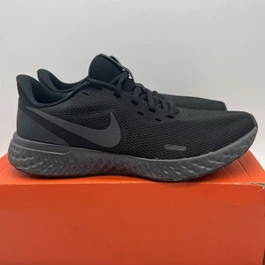 Nike Revolution 5 Schwarz Damengröße 11 Originalverpackt - Bild 1 von 5