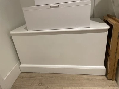 Cotswold Company : Pensham Pure White Ottoman: Pure Wood - Image 1 of 4