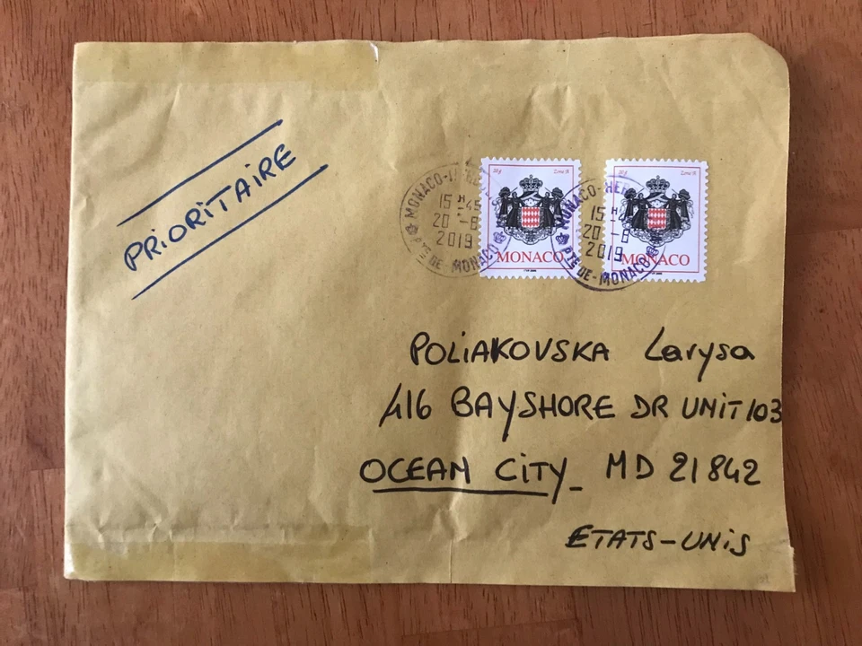 Mónaco cubierta letra Foto 1 de 1