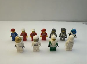 LEGO 11 Vintage Minifigure Lot Astronauts Mars Mission - Picture 1 of 3