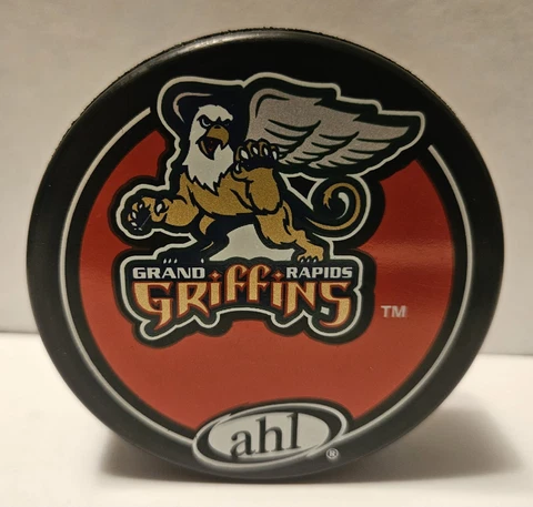 Vintage Grand Rapids Griffins AHL Official Hockey Puck InGlasCo Vegum Slovakia Cover