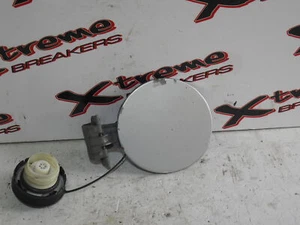 TOYOTA YARIS 1999-2005 FUEL FILLER FLAP CAP LID COVER SILVER - XBFF0041 - Picture 1 of 2