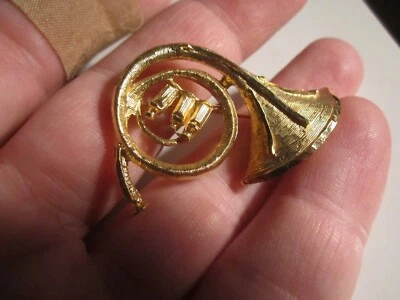 PIN BROCHE DISEÑO INSTRUMENTO MUSICAL CUERNO FRANCÉS VINTAGE - BBA-33G Foto 1 de 3