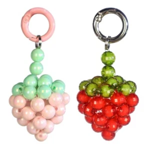 Elegant Strawberry Beaded Keychain Delicate Key Rings for Fashion Enthusiasts - Zdjęcie 1 z 10