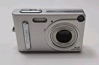 Cámara Casio Exilim EX - Z38 3,2 megapíxeles plateada nueva probada con batería  Foto 1 de 4