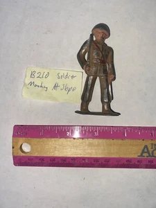 Vintage B210 Soldier Marching at Slope Diecast Barclay Toy Soldier - Picture 1 of 2