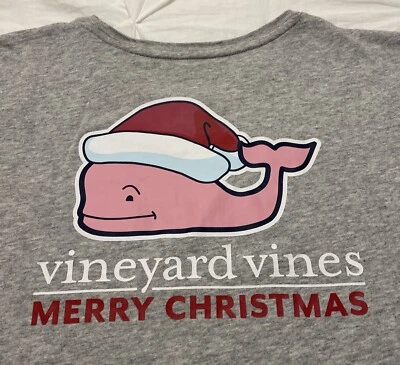 Usado en excelente estado! Camiseta Vineyard Vines Gris L/S Feliz Navidad Santa Whale; Niña’s XL (16) Foto 1 de 4