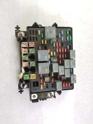Fuse Box Engine Duramax Fits 06 SIERRA 2500 263361 15216917-02 Foto 1 de 4