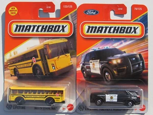 MATCHBOX 2025 MBX EV SCUOLABUS 123/125 & FORD POLICE INTERCEPTOR UTILITY 75/125 - Foto 1 di 3