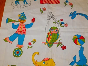 1 YARD x 45" w Vintage COTTON FABRIC Novelty CIRCUS ANIMALS - Picture 1 of 8