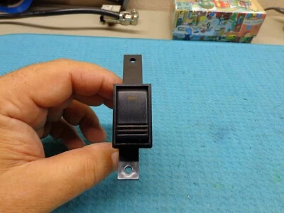 BOTÓN INTERRUPTOR LUZ ANTINIEBLA FORD THUNDERBIRD MERCURY COUGAR 89 90 91 92 93 Foto 1 de 4