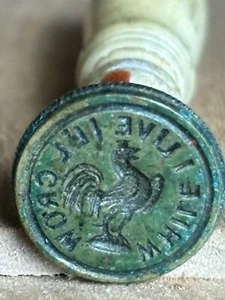 ^Geheime Freimaurergesellschaft antiker Wachssiegelstempel aus dem 19. Jahrhundert. While I Live, I'll Crow - Bild 1 von 14