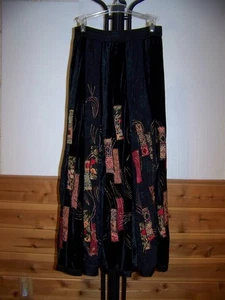 Langer schwarzer Damenrock mit Print von NATURAL (Größe Small) - Bild 1 von 5