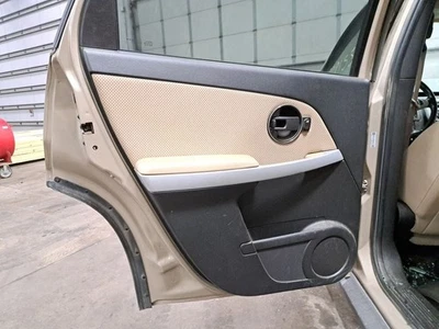 Torrent Lh 2008 lado del conductor puerta trasera interior panel de moldura beige/negro 31c Foto 1 de 4