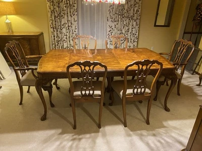 Juego de comedor de 4 piezas estilo Chippendale inglés de principios del siglo XX Foto 1 de 4