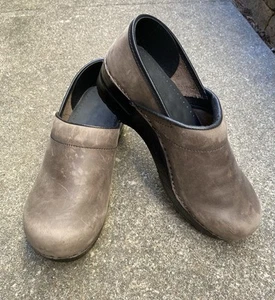 Women’s Sanita Closed Back Oiled Leather Danish Clogs Size 39 Taupe Brown - Picture 1 of 16