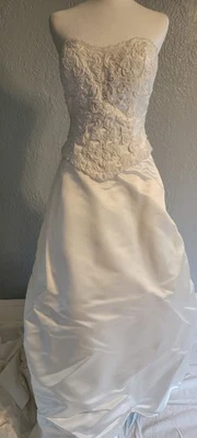Wedding Dress- Demetrios RN 98249US - Image 1 of 4