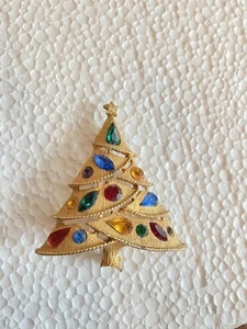 VTG GORGEOUS J J JONETTE COLORED SHAPED RS CHRISTMAS TREE BROOCH PIN  HOLIDAY! - Picture 1 of 4