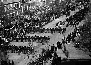 FOTO ataúd ataúd ataúd procesión fúnebre de Abraham Lincoln procesión fúnebre de Washington DC 4/19/1865 - Imagen 1 de 2
